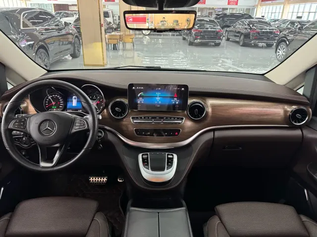 Mercedes-Benz V-Class — Фото автомобиля 9