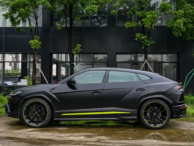 Lamborghini Urus — Фото автомобиля 3