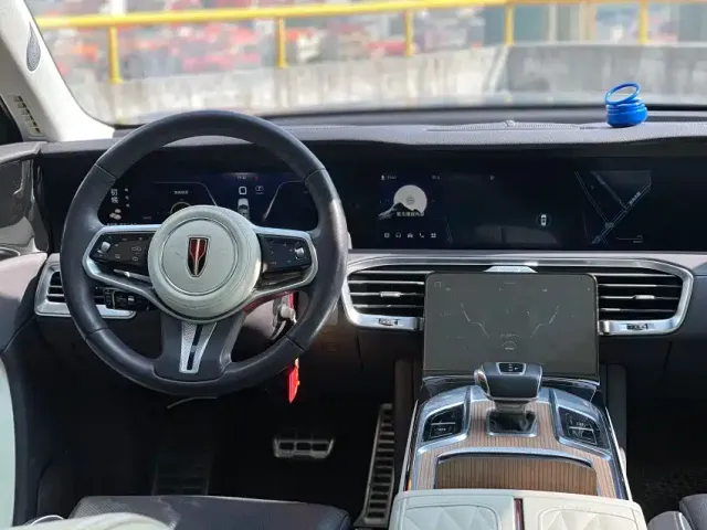 Hongqi E-HS9 — Фото автомобиля 7