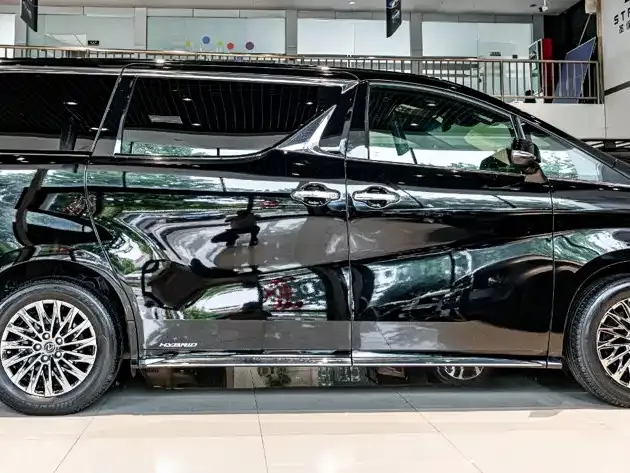 Lexus LM — Фото автомобиля 4