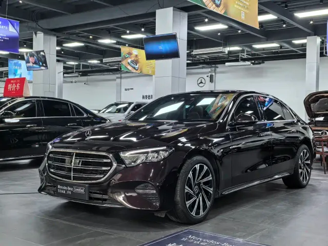 Фотография автомобиля — Mercedes-Benz E-Class