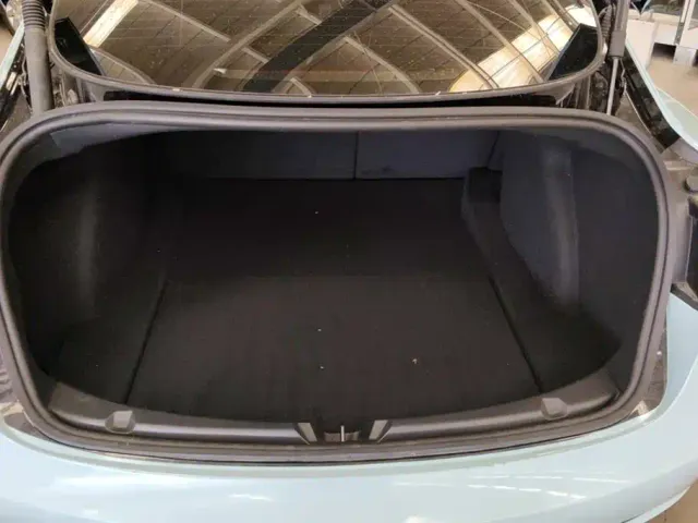 Tesla Model 3 — Фото автомобиля 4