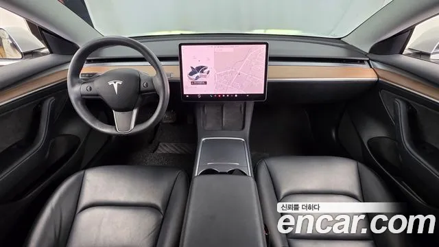 Tesla Model 3 — Фото автомобиля 7