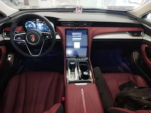 Hongqi H5 PHEV — Фото автомобиля 9
