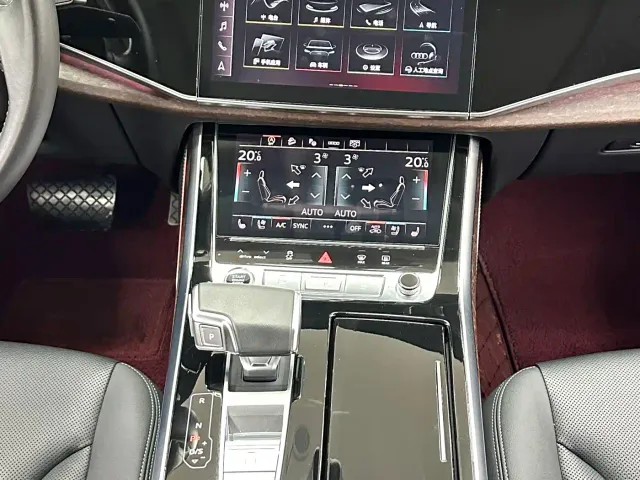 Audi Q7 — Фото автомобиля 18