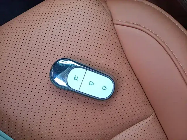 Leapmotor C10 — Фото автомобиля 8