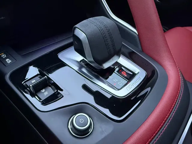 Jaguar E-PACE — Фото автомобиля 10