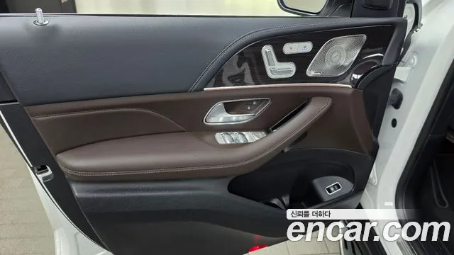 Mercedes-Benz GLE-Class — Фото автомобиля 13