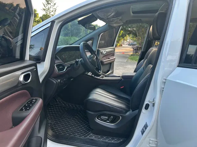 GAC Trumpchi M6 — Фото автомобиля 8