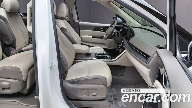 Kia Carnival Generation 4 — Фото автомобиля 15
