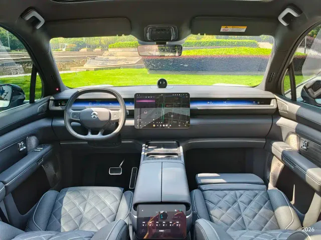 Nio ES8 — Фото автомобиля 9