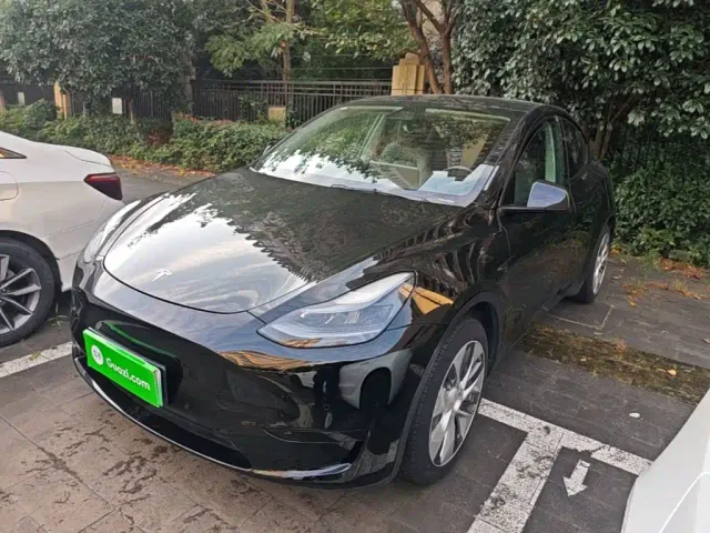 Фотография автомобиля — Tesla Model Y