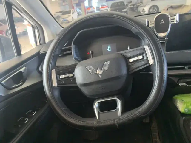 Wuling Jiachen — Фото автомобиля 6