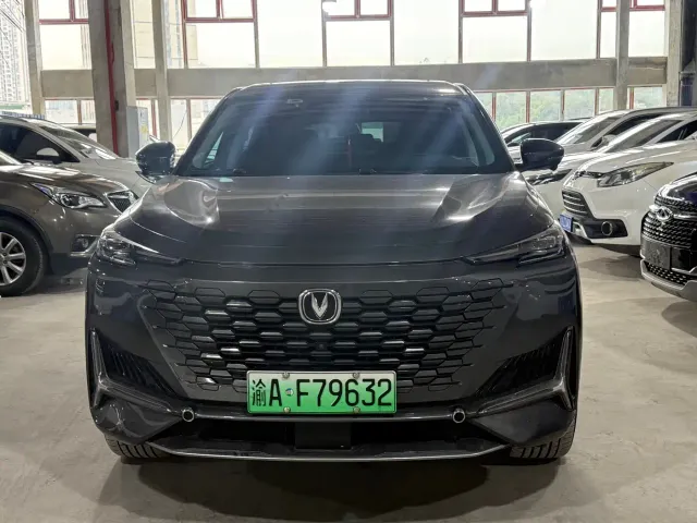 Changan UNI-K iDD — Фото автомобиля 2