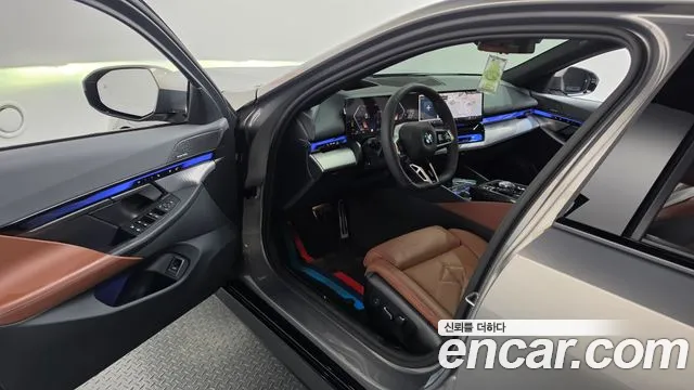 BMW 5-Series 5 серия (G60) 530i xDrive M Sport — Фото автомобиля 8