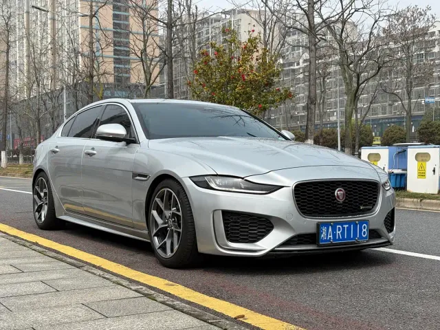 Jaguar XEL — Фото автомобиля 3