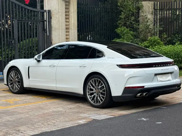 Porsche Panamera — Фото автомобиля 4