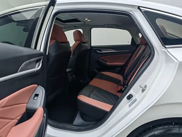 Changan Eado — Фото автомобиля 17