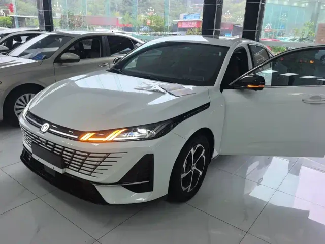 Фотография автомобиля — Changan Eado