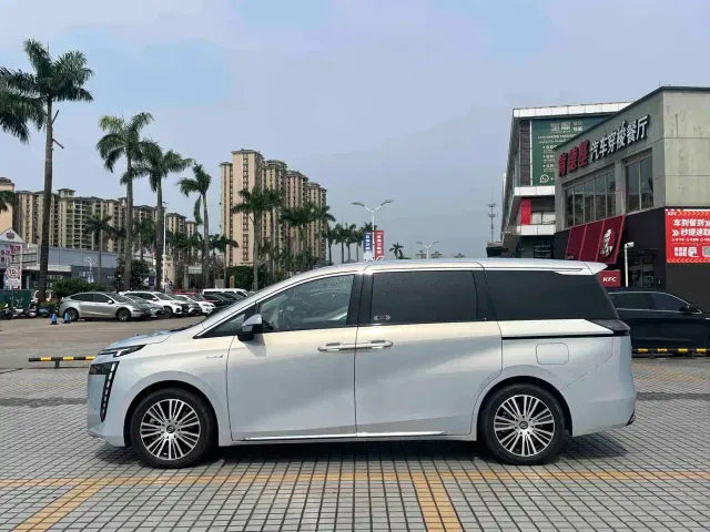 GAC Trumpchi E8 — Фото автомобиля 4