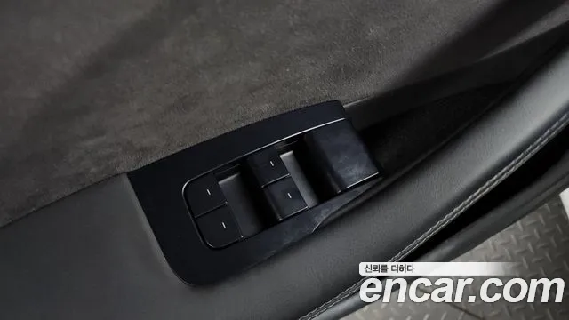 Tesla Model 3 — Фото автомобиля 17
