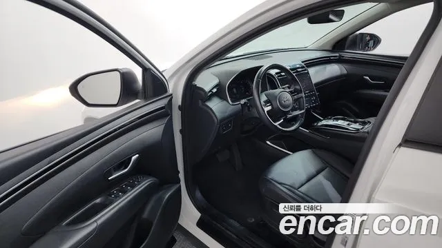 Hyundai Tucson Tucson (NX4) Бензин 1.6 турбо 2WD — Фото автомобиля 8