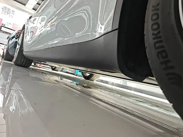 Tesla Model Y — Фото автомобиля 21
