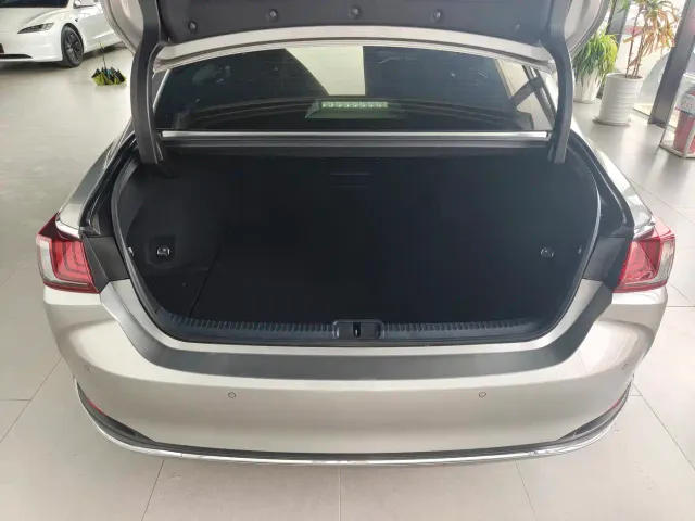 Lexus ES — Фото автомобиля 15