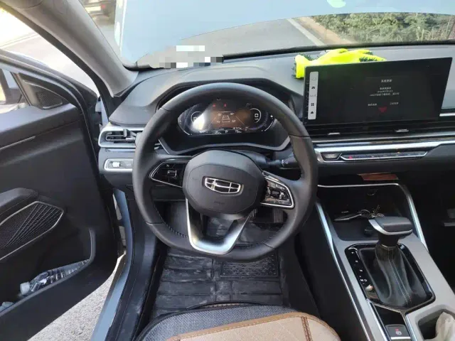 Geely Emgrand — Фото автомобиля 6