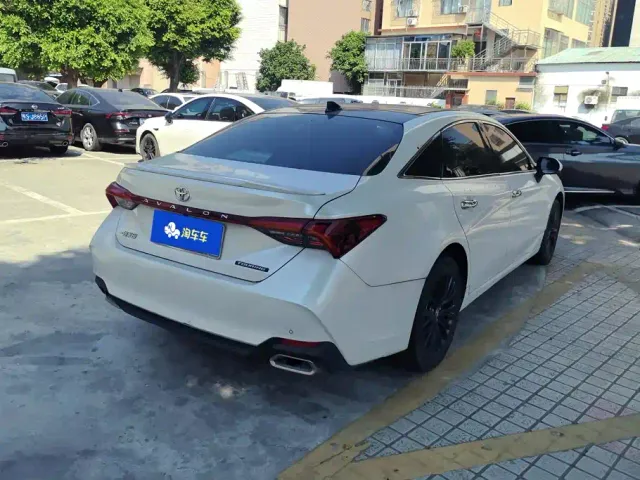 Toyota Avalon — Фото автомобиля 3