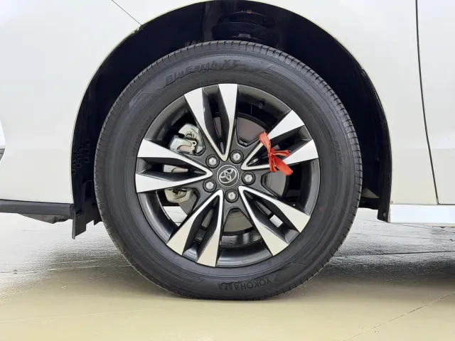 Toyota Granvia — Фото автомобиля 10
