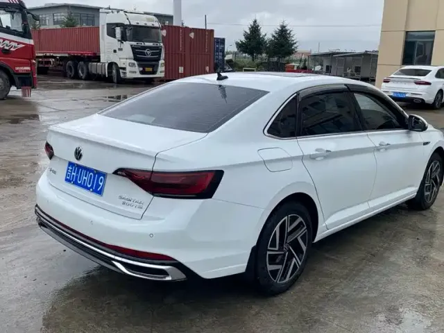 Volkswagen Sagitar — Фото автомобиля 4