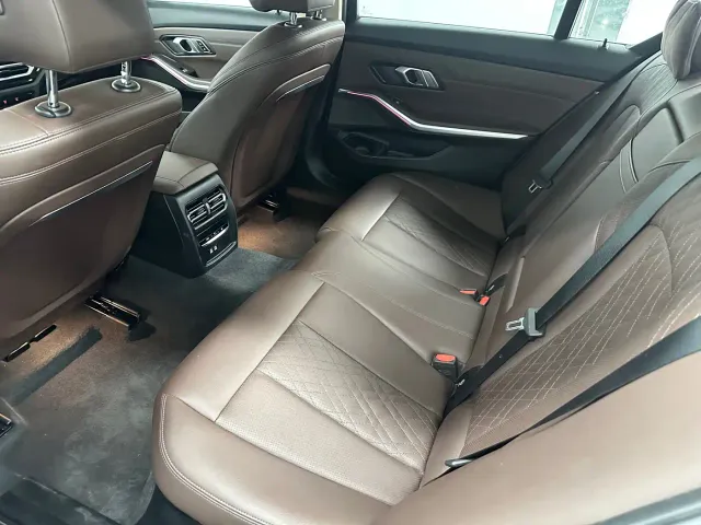 BMW 3 Series — Фото автомобиля 12