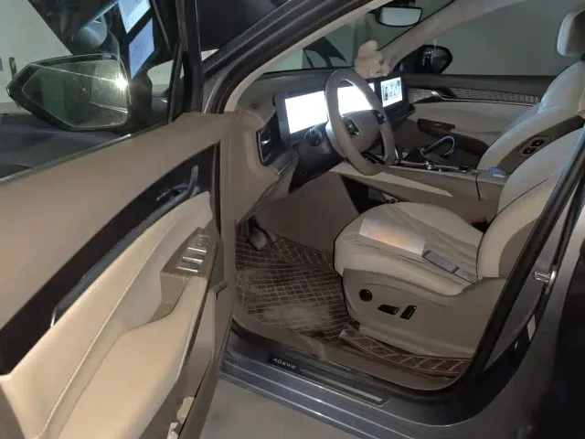 Roewe RX9 — Фото автомобиля 12