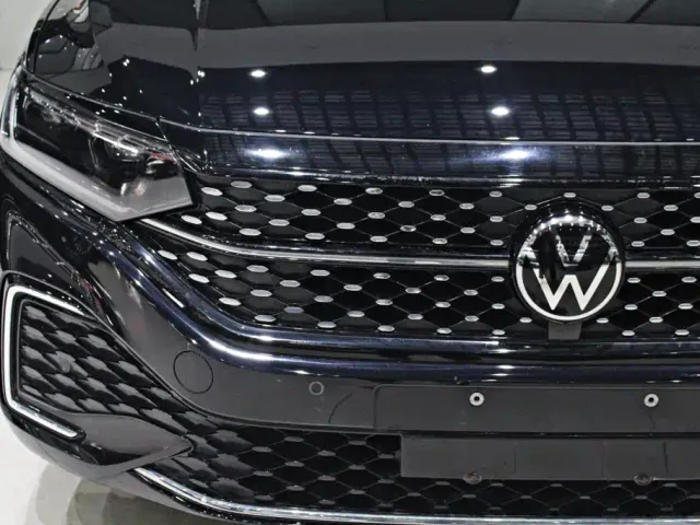 Volkswagen Passat — Фото автомобиля 2