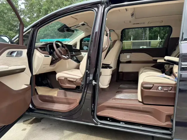 Bestune Besturn M9 — Фото автомобиля 6