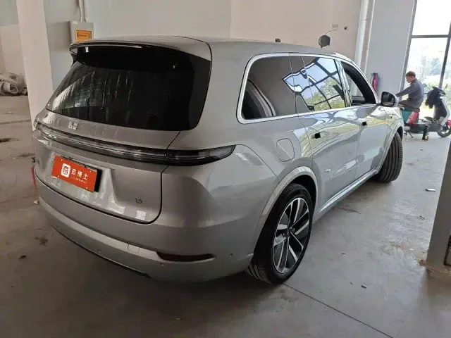 Li Auto L9 — Фото автомобиля 4