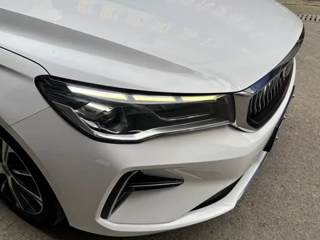 Geely Emgrand — Фото автомобиля 15