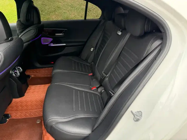 Mercedes-Benz C-Class — Фото автомобиля 12