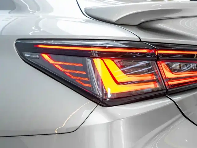 Lexus ES — Фото автомобиля 9
