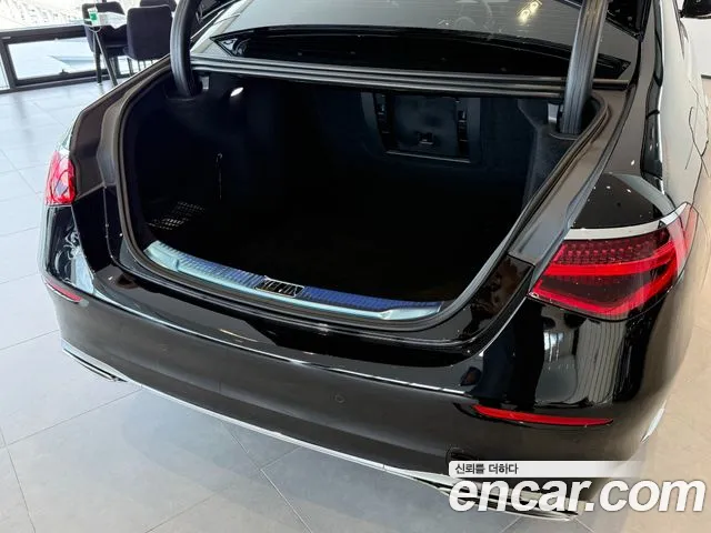 Mercedes-Benz S-Class — Фото автомобиля 10