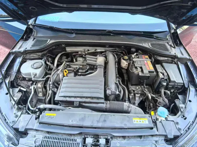 Volkswagen Golf — Фото автомобиля 21