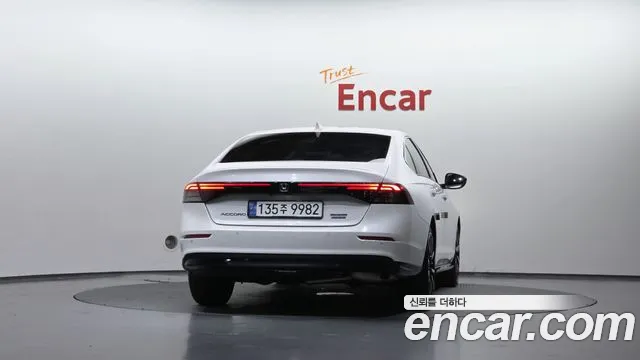 Honda Accord — Фото автомобиля 4