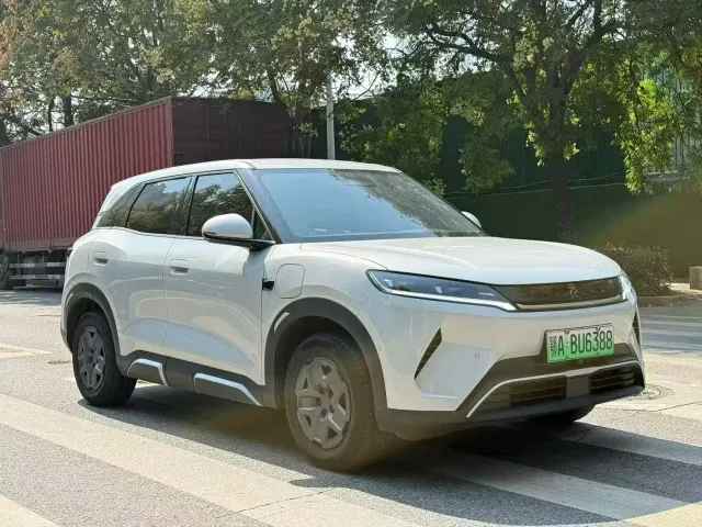 BYD Yuan UP — Фото автомобиля 3