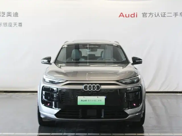 Audi Q6L e-tron — Фото автомобиля 2