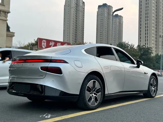 Xpeng P7 — Фото автомобиля 8