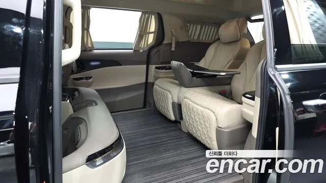 Kia Carnival Generation 4 — Фото автомобиля 11