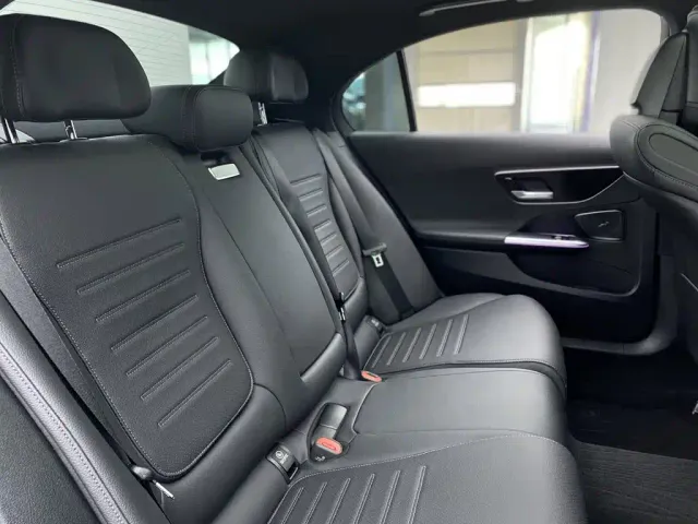 Mercedes-Benz C-Class — Фото автомобиля 19