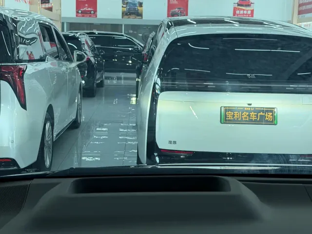 Toyota Vellfire — Фото автомобиля 7