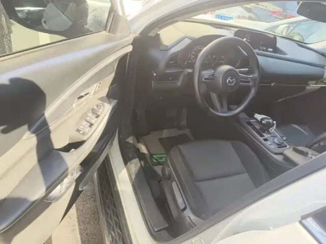 Mazda CX-30 EV — Фото автомобиля 15